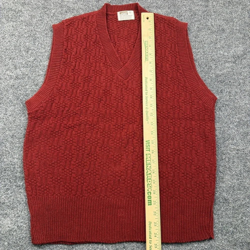 Vintage Montgomery Ward Men's‎ Burgundy Knit Sweater Vest Size XL